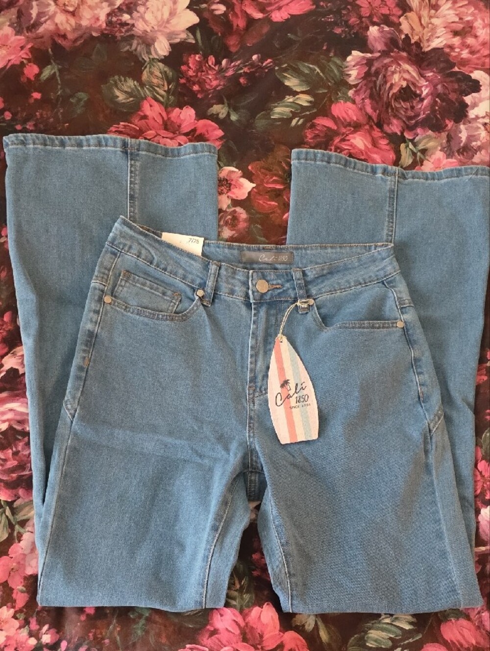 Women's Light Blue Star-Back Wide Leg Jeans - Picture 2 of 3